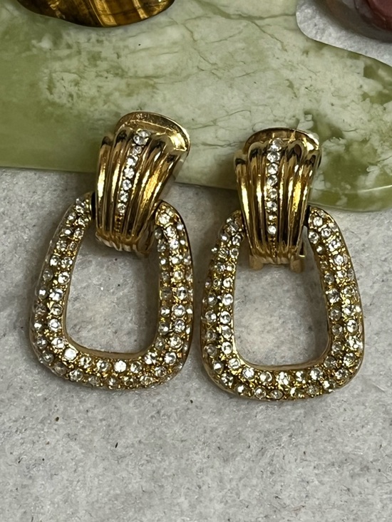 Christian Dior Vintage Clip On Earrings - Picture 5 of 14